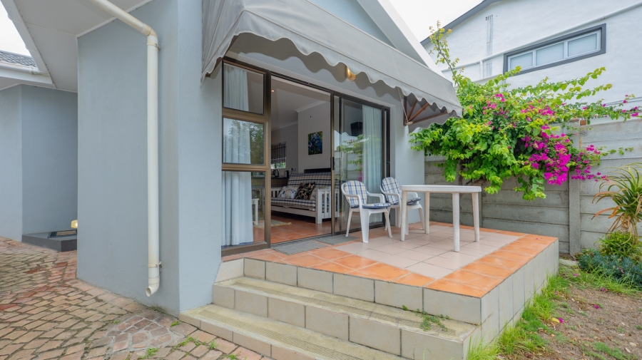 5 Bedroom Property for Sale in Struisbaai Western Cape